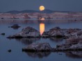 /album/fotogalerie/moonrise-over-mono-lake15-jpg1/